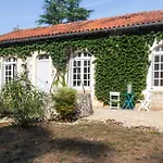 Au Bord De La Charente ジャルナック